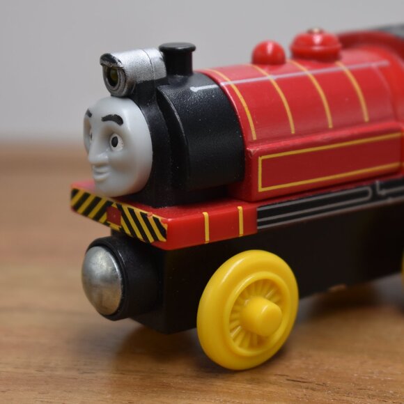Talking Victor Y4550 Thomas & Friends Wooden Railway Engine Train Sounds 2012 - Picture 2 of 7